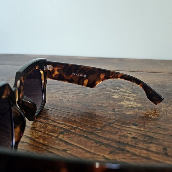Frye & Co Sunglasses 100% UV Oversized Square Dark Gradient Lens Tortoise Brown - Picture 3 of 5